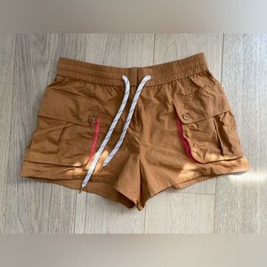 J Crew Pull on Cargo Short in Size L